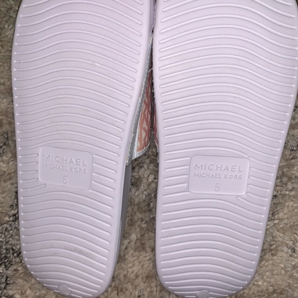 MICHAEL KORS slides - Picture 3 of 5